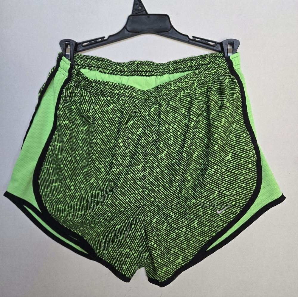 NIKE Dri Fit Green Women's Athletic Shorts.Size S - Picture 2 of 9